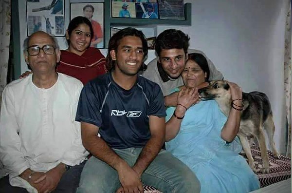 See Unseen and Rare Pictures of MS Dhoni