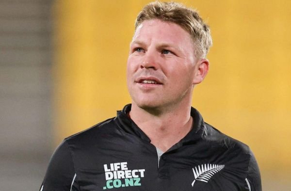 Tim Seifert Replaces Injured Chapman in New Zealand ODI Squad 2 Tim Seifert Replaces Injured Chapman in New Zealand ODI Squad