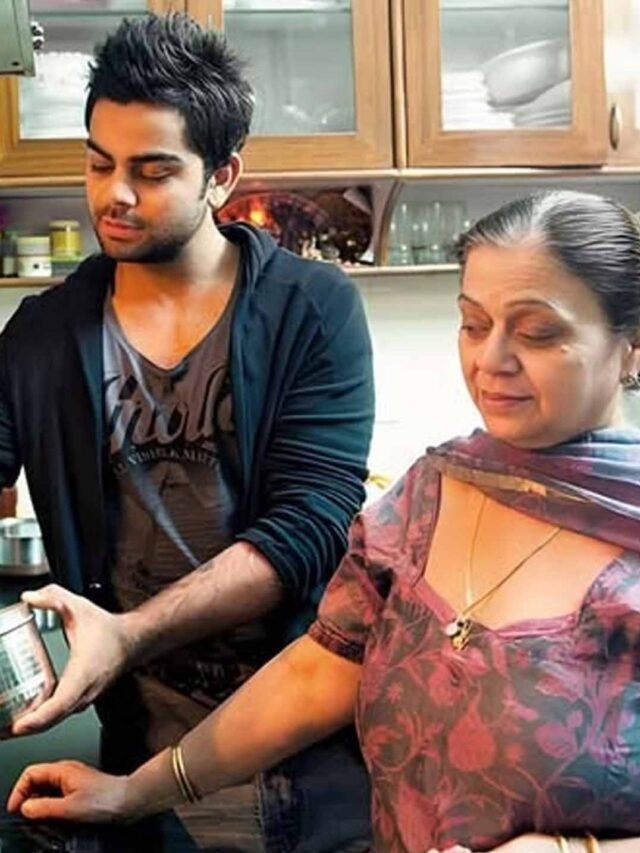 See Pictures: Indian Cricketers with their Mothers – Mother’s Day Special